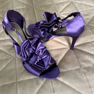 Ann Marino purple Satin Stiletto Dress Sandals 8M - NWOB